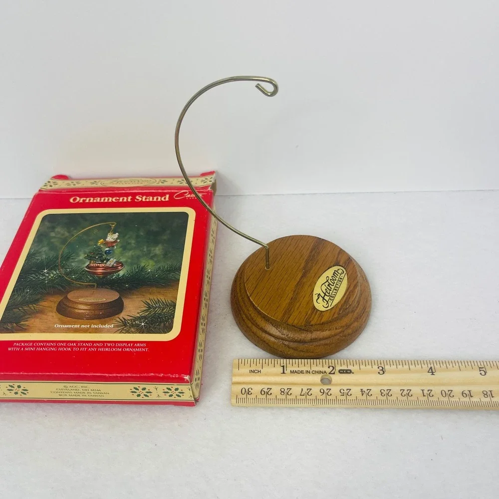 Carlton Cards Heirloom Collection Oak Ornament Stand with 2 Display Arms Vintage